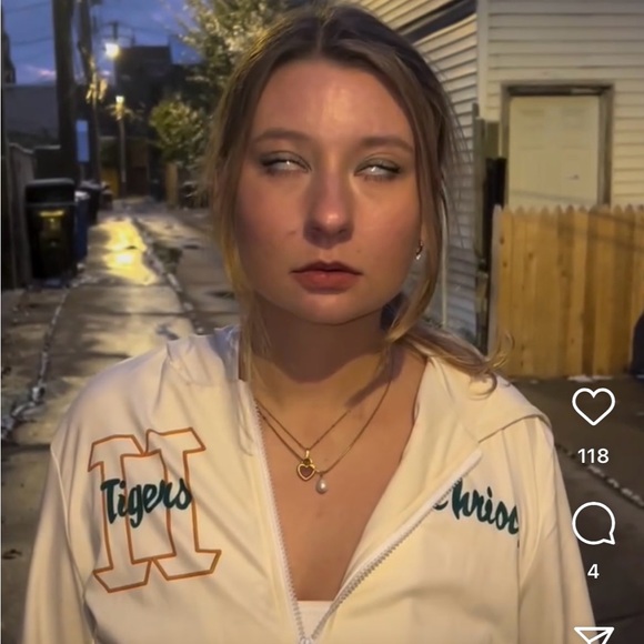 Stranger Things Chrissy Cheerleader Halloween Costume - Picture 9 of 9